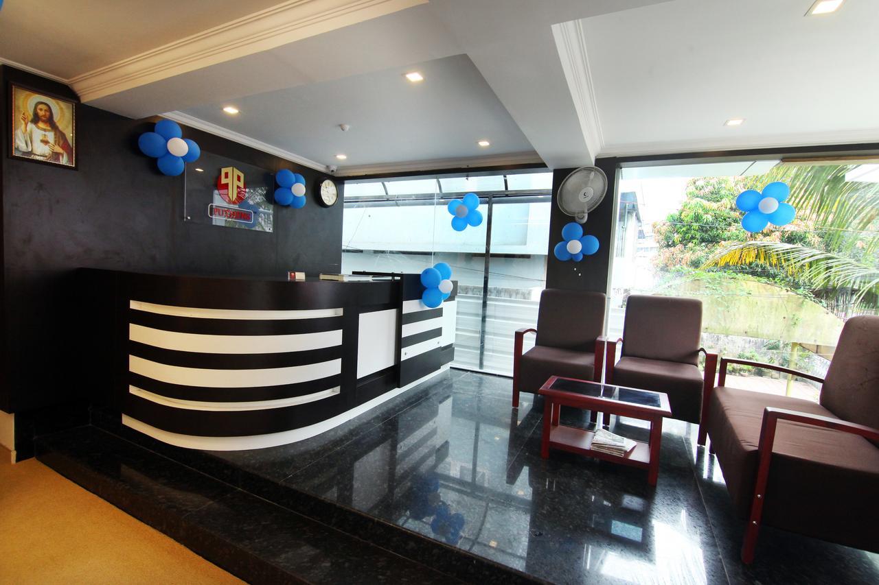 Oyo 18604 Puthens Capitol Inn Kochi 외부 사진