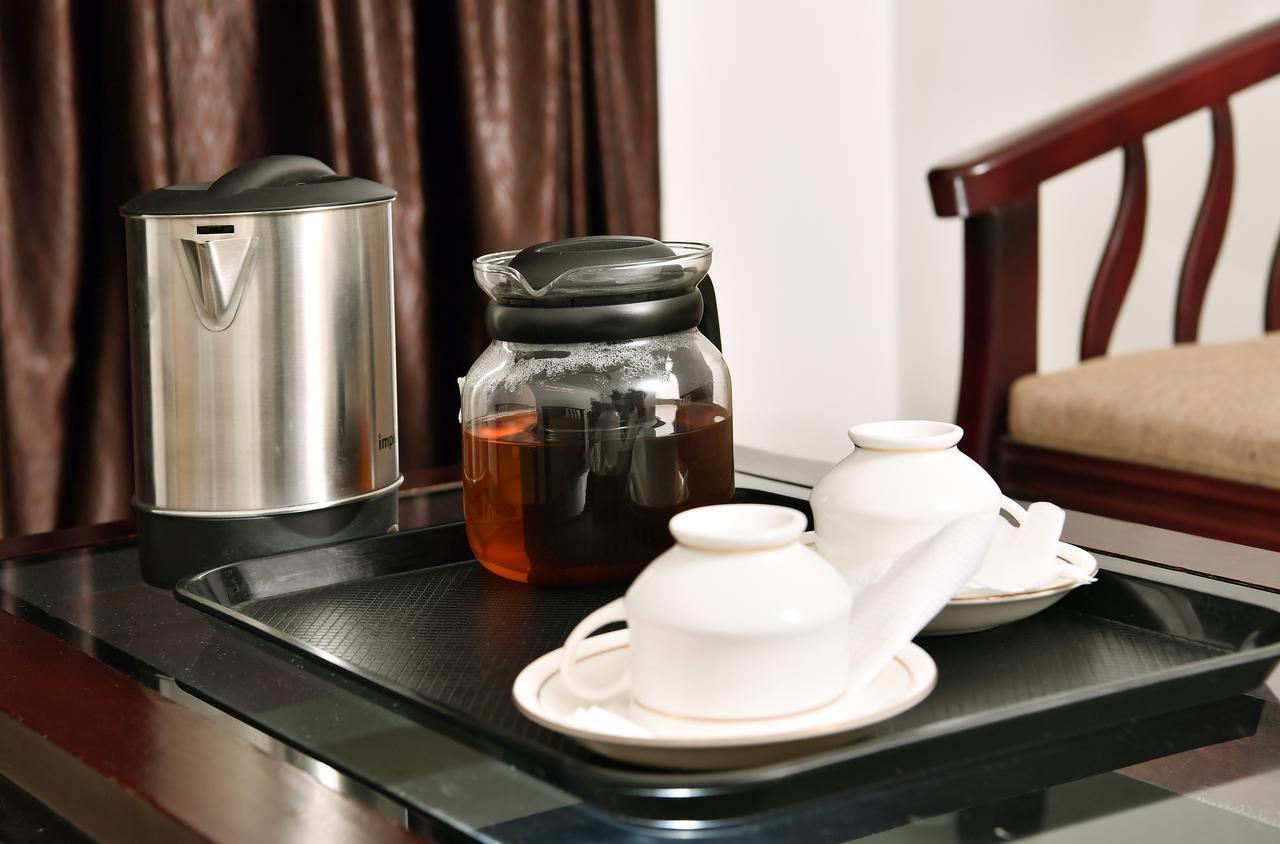 Oyo 18604 Puthens Capitol Inn Kochi 외부 사진